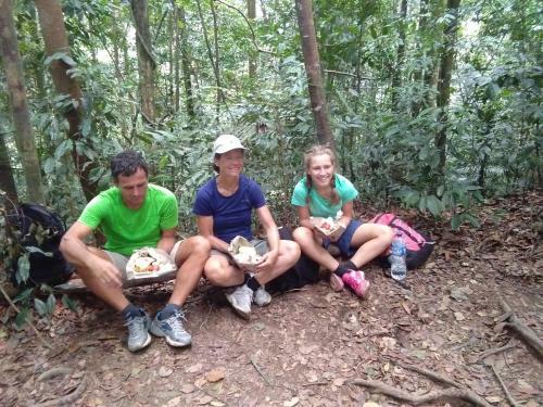 Hostal Bukit Lawang Landak River Guest House