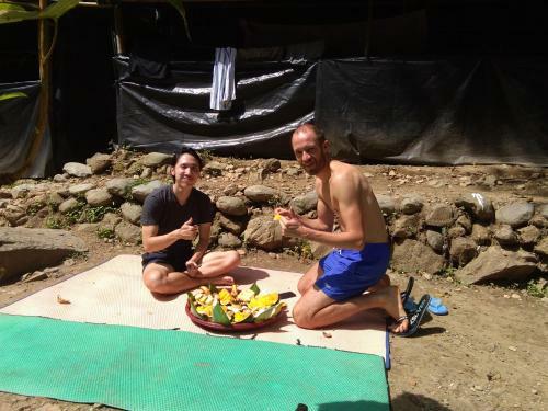 Hostal Bukit Lawang Landak River Guest House