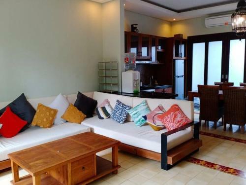 Vintage 3-bedroom Villa With Plunge Pool