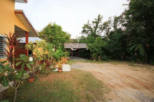 Hotel Oyo 75342 Ban Elephant Blanc Bungalow