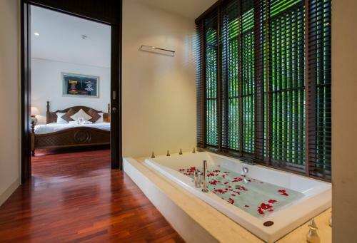 Kata Gardens Beach Apartment