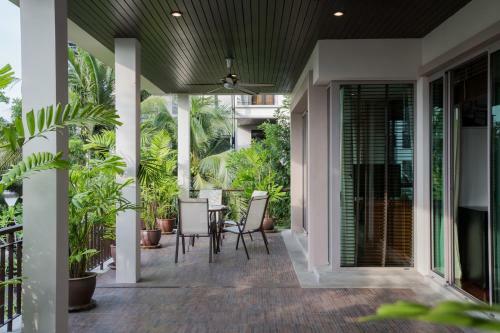 Kata Gardens Beach Apartment