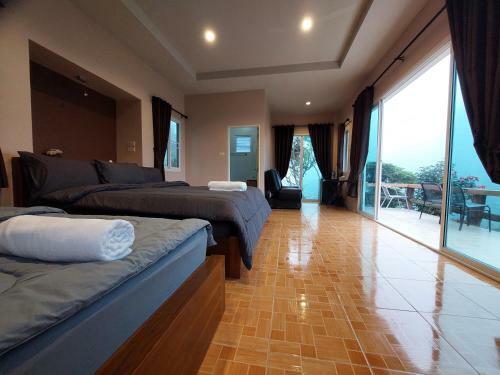 Bed & Breakfast Theroadview Resort