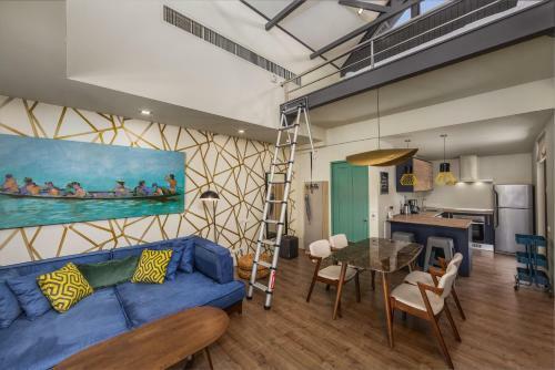 Stylish 1-bedroom Apartments, With Lake View