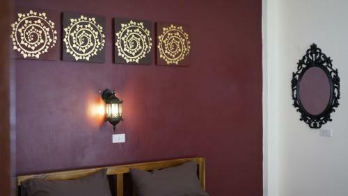 Hostal The Miracle Guesthouse & Diving