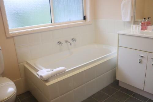 Woy Woy Riverside Private Exclusive Holiday Home