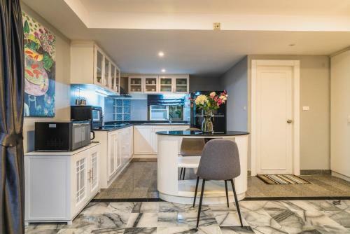 Patong Hill Sea View Villa 4 Bedroom Private Pool