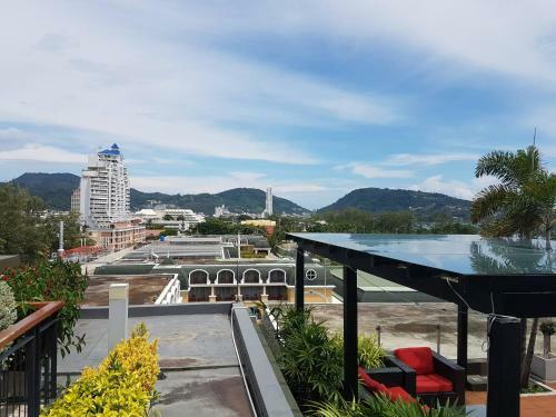 Hostal 3306 Patong Beachfront Apartment Cozy Condoresort