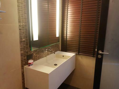 Hostal 3306 Patong Beachfront Apartment Cozy Condoresort