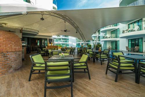 Twin Sands Apartments By Lofty