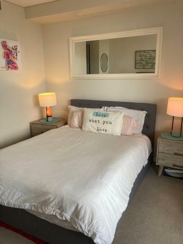 Home Away From Home Private Ensuite Bathroom & Wifi