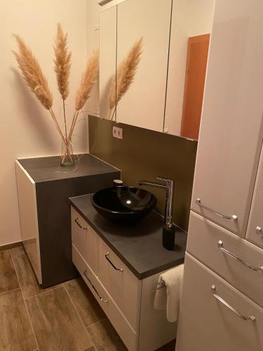 Sch�nes Apartment Mit Terrasse, Mitten Im Gr�nen.