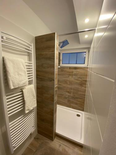 Sch�nes Apartment Mit Terrasse, Mitten Im Gr�nen.