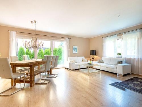 Beautiful Apartment In S�ll With Garden