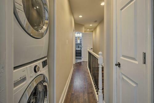Pet-friendly Dc Townhome Walk To Noma Metro!