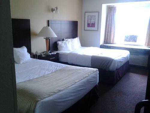 Hotel Bridgepointe Inn & Suites Toledo-perrysburg