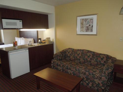 Hotel Bridgepointe Inn & Suites Toledo-perrysburg