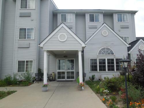 Hotel Bridgepointe Inn & Suites Toledo-perrysburg