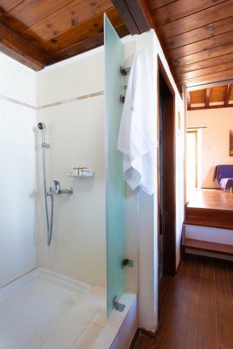 Ypatia Cozy Castle Suite Apartment With Loft