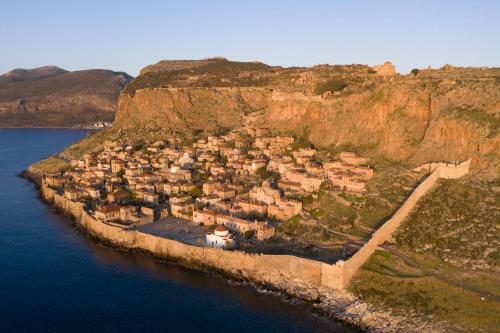 Villa Victoria's House In Monemvasia Castle