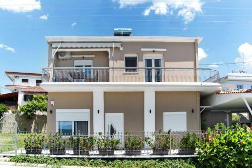 Endless Sea View House