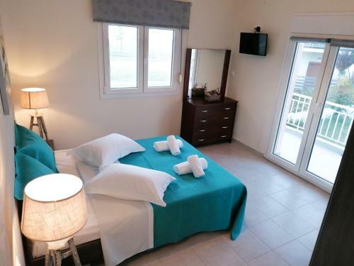 Nea Roda Sunny Retreats - Seaside Escape