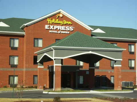 Holiday Inn Express Hotel & Suites Suffolk