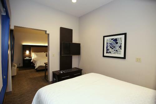 Holiday Inn Express Hotel & Suites Ashland