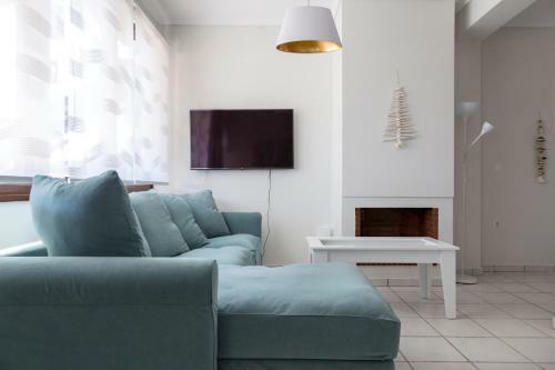 Villa Kristin 2 - Great Location, Sea Views, Bbq
