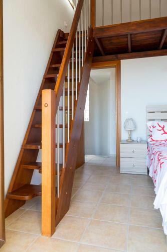 Villa Kristin 2 - Great Location, Sea Views, Bbq