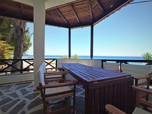 Zennova #22 Nikiti Sea Side House
