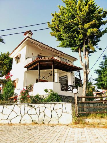 Zennova #22 Nikiti Sea Side House