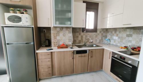 Nikiti Beach House, 2 Mins To The Sea