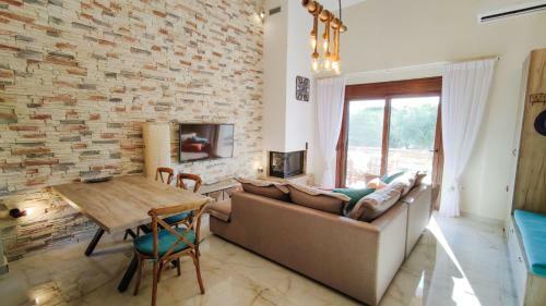 Nikiti Beach House, 2 Mins To The Sea
