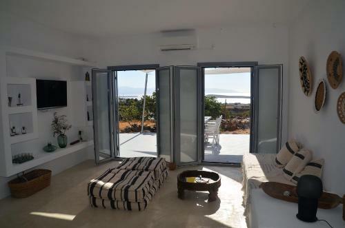 The Hedonist Square Cycladic House With Sea View