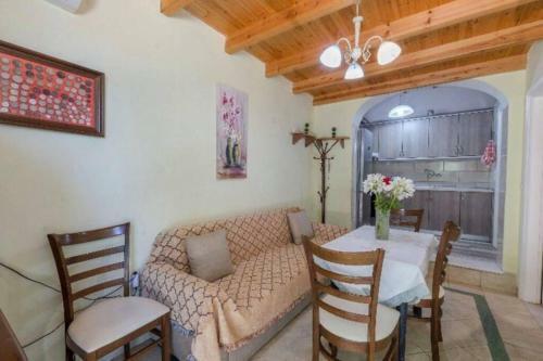 Apartamento ?pentati Popi?s House? On Famous Pentati