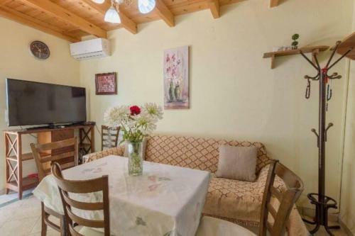 Apartamento ?pentati Popi?s House? On Famous Pentati