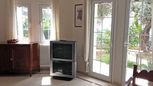 Villa Deskas House. Two Floor Apartment With Excellent View