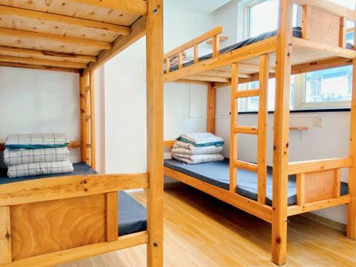 Little House City Youth Hostel
