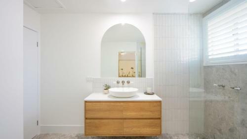 White Rabbit 12 Beach Street Yamba Nsw
