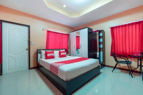Hotel Vaccinated Staff - Oyo 1166 Train Way Resort