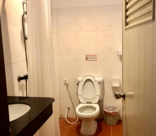 Hotel Deng's Kamala Beach Guesthouse