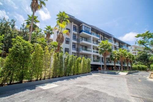 2 Bedroom Apartment Near Surin Beach