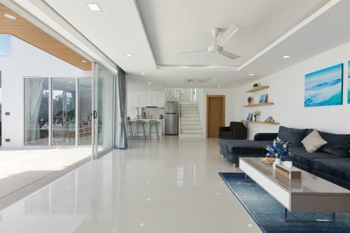 Luxury Ocean View Pool Villa With 4br