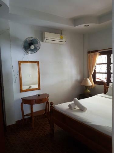 Hostal Niracha Chaweng House
