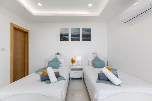Emerald Villa 3 Br Sea Views