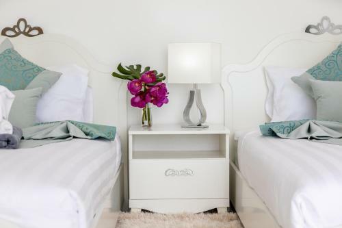 Emerald Villa 3 Br Sea Views