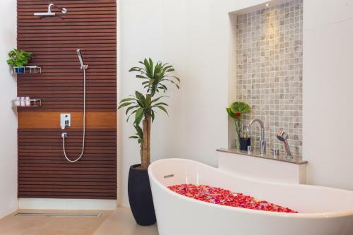 Eranda Pool Spa Villa, Chaweng Koh Samui- Sha Extra Plus
