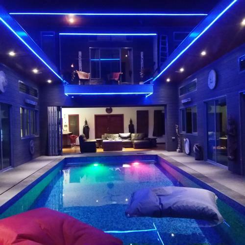 Stunning Villa With Ocean Views And Free Car