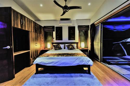 Stunning Villa With Ocean Views And Free Car